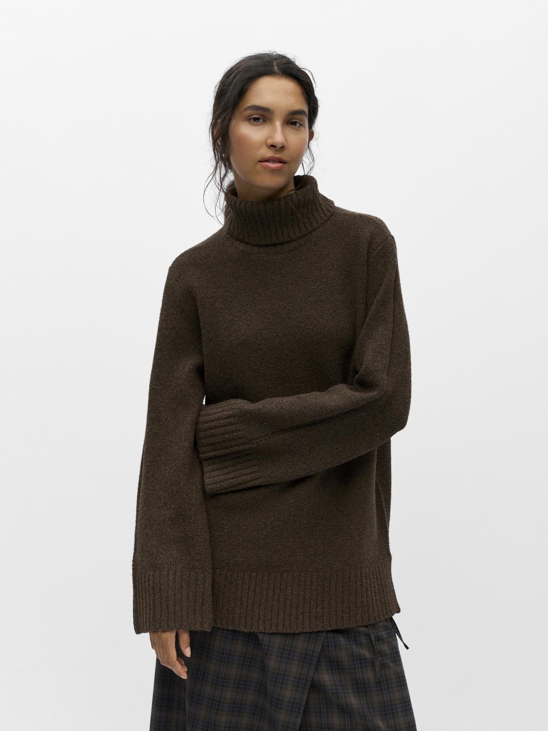 model_shot-front